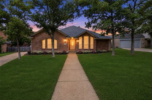 205 Chimney Hill Cir, College Station, TX, 77840-7894 | Card Image