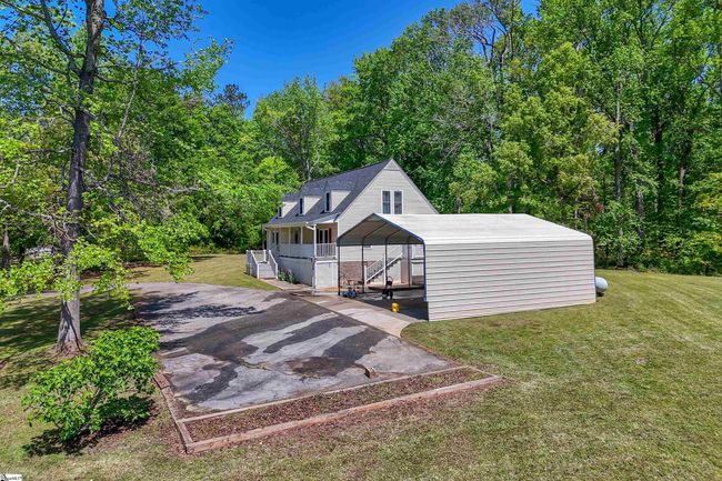 722 Cypress Point Dr, Home with 4 bedrooms, 3 bathrooms and 3 parking in Chappells SC | Image 6
