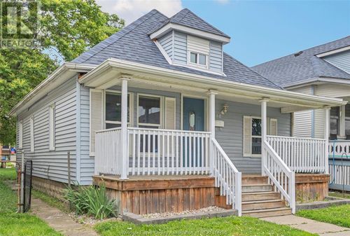 1030 Highland Ave, Windsor, ON, N9A1R7 | Card Image