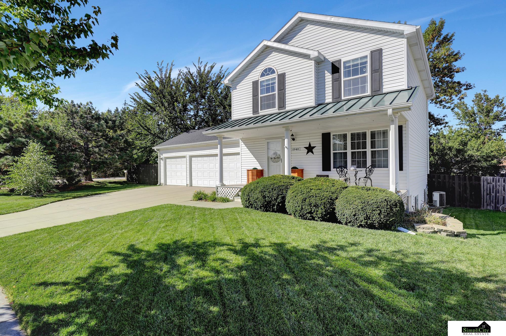 Lake St, Lincoln, NE 68522