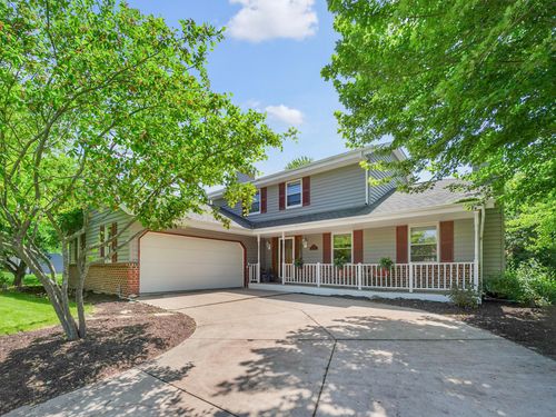 10817069 Hawthorne Dr, Germantown, WI, 53022-5590 | Card Image