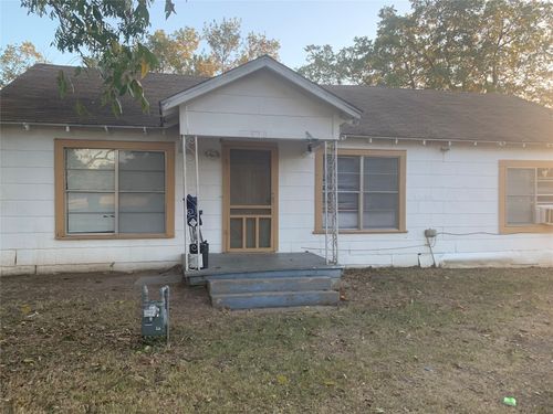 510 W Hunt St, Bremond, TX, 76629-5154 | Card Image