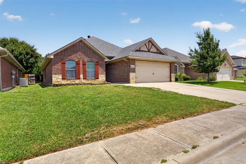 5709 Main St, Watauga, TX, 76148-3072 | Card Image