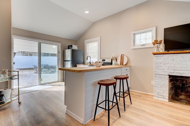 308 Old Colony Rd, House other with 2 bedrooms, 1 bathrooms and 6 parking in Old Lyme CT | Image 17