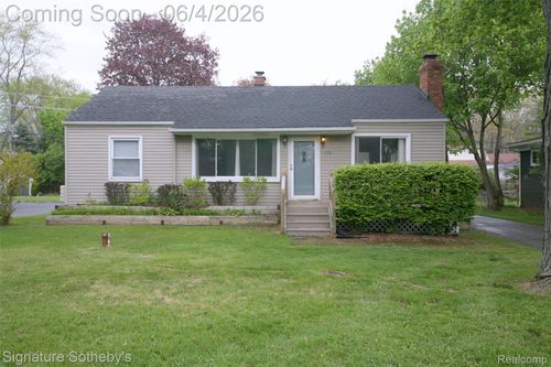 6038 Main St, Clarkston, MI, 48346-2359 | Card Image