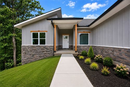 2 Grier Ln, Bella Vista, AR, 72715-4939 | Card Image