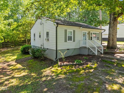 860 Nelson St, Henderson, NC, 27536-3041 | Card Image