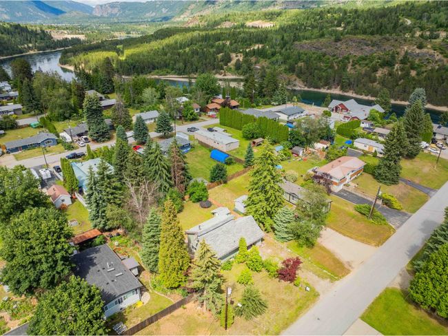 421 104th St, House other with 3 bedrooms, 3 bathrooms and null parking in Castlegar BC | Image 48