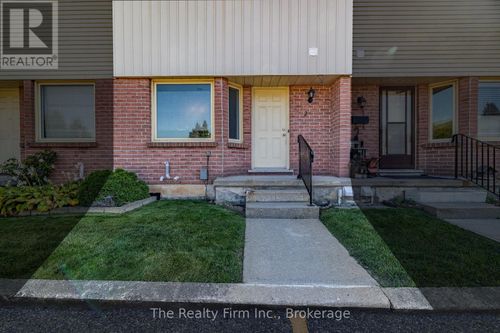 2-1135 Nellis St, Woodstock, ON, N4T1P7 | Card Image