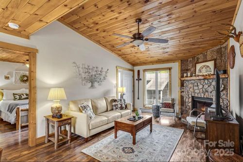 unit-231-148 Royal Oaks Dr, Blowing Rock, NC, 28605-6257 | Card Image