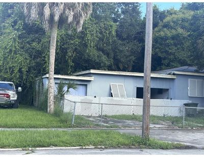 512 S 8th Street, House other with 2 bedrooms, 2 bathrooms and null parking in Fort Pierce FL | Image 2