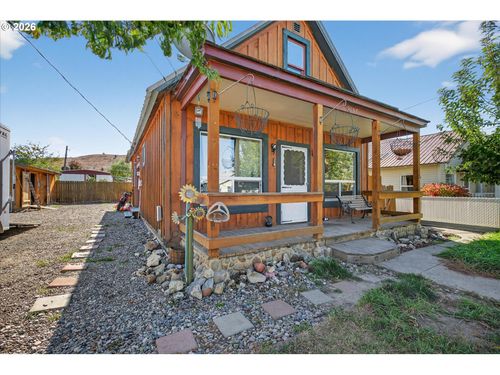 2157 Colorado Ave, Baker City, OR, 97814-4620 | Card Image