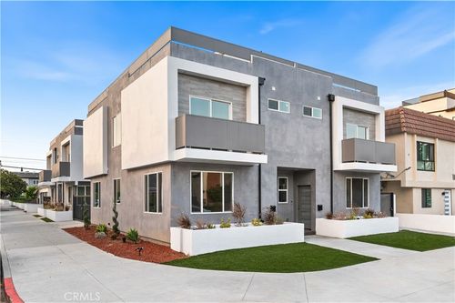 10857 Morrison St, North Hollywood, CA, 91601-4621 | Card Image