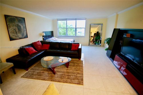apt-427-2501 S Ocean Dr, Hollywood, FL, 33019-2608 | Card Image