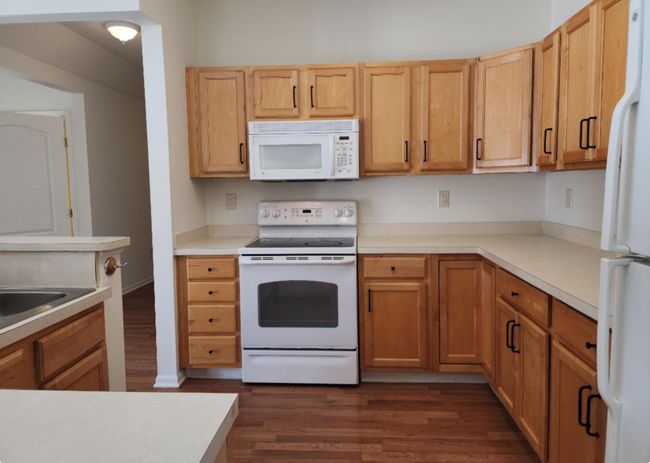 6547 Dorothys Crk, Condo with 2 bedrooms, 2 bathrooms and null parking in Canal Winchester OH | Image 4