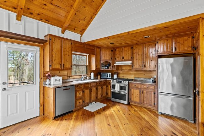 1994 Douthit Rd, Home with 3 bedrooms, 2 bathrooms and 3 parking in Mineral Bluff GA | Image 9