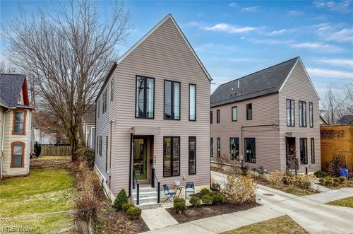 5217 Franklin Blvd, Cleveland, OH, 44102-3329 | Card Image