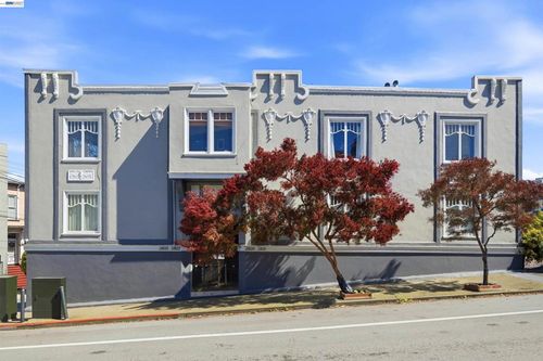 2811 Market St, San Francisco, CA, 94114-1924 | Card Image
