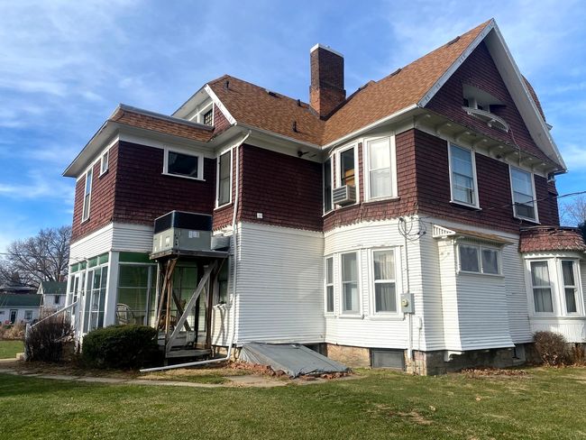339 E Chestnut St, House other with 3 bedrooms, 3 bathrooms and 5 parking in Sheffield IL | Image 37