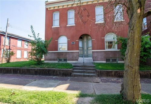 2e-712 Shenandoah Ave, Saint Louis, MO, 63104-4153 | Card Image