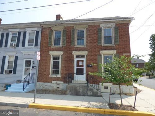 101 N N Carlisle Street, GREENCASTLE, PA, 17225 | Card Image