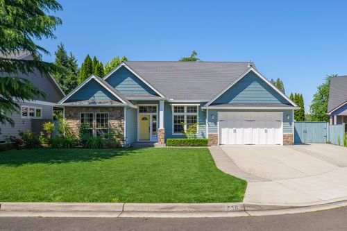 736 Williams Ct, Medford, OR, 97504-8668 | Card Image