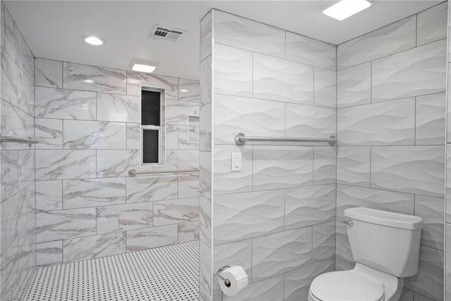 Bathroom | Image 30
