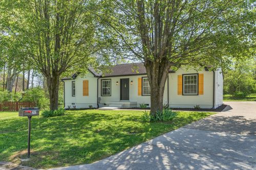 202 Timberlake Dr, Hendersonville, TN, 37075-2929 | Card Image