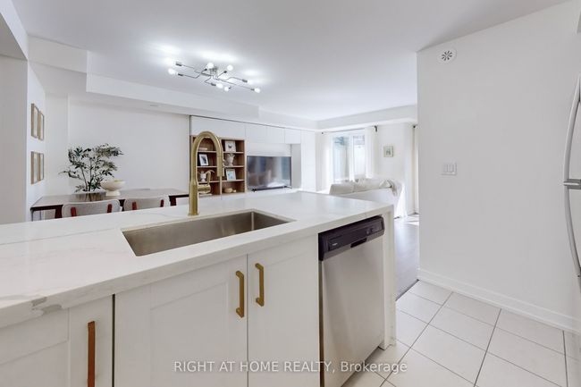 129 - 2 Dunsheath Way, Condo with 2 bedrooms, 2 bathrooms and null parking in Markham ON | Image 16