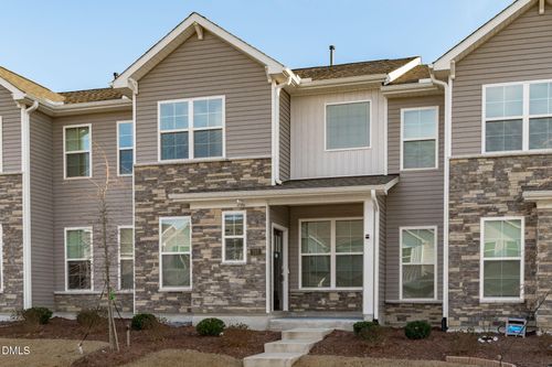 737 Andrade Dr, Fuquay-Varina, NC, 27526-3395 | Card Image