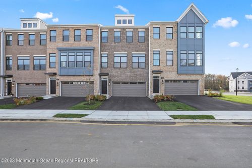 3 Valiant Ct, Middletown, NJ, 07748-3581 | Card Image