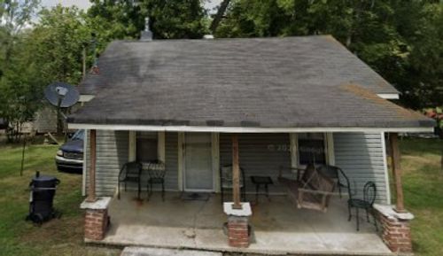 1011 Maple St W, Fayetteville, TN, 37334-3209 | Card Image