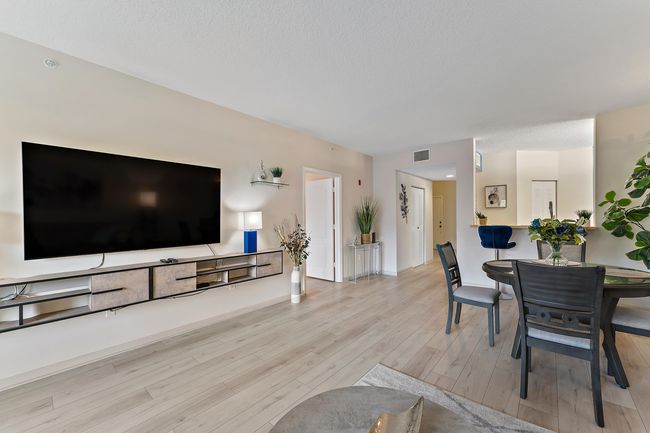 APT-204 - 500 Uno Lago Dr, Condo with 2 bedrooms, 2 bathrooms and null parking in Juno Beach FL | Image 21