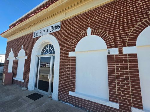 214 N Railroad St, Mexia, TX, 76667-2850 | Card Image