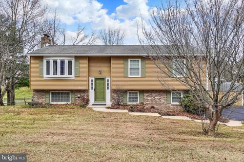 16 Dickinson Ct, New Freedom, PA, 17349-9765 | Card Image