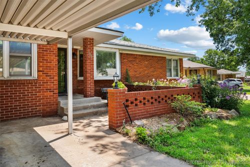 300 Se Waverly Ave, Bartlesville, OK, 74006-2541 | Card Image