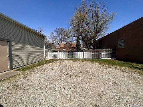 25846 W 7 Mile Unit A Road, Redford Charter Township, MI, 48240 | Card Image