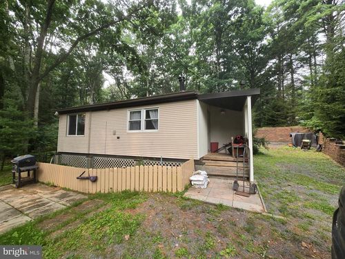 100 Grace Rd, Shohola, PA, 18458-2616 | Card Image