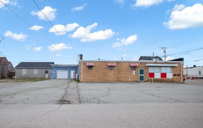 39 Main Rd, Home with 0 bedrooms, 2 bathrooms and 30 parking in Tiverton RI | Image 4