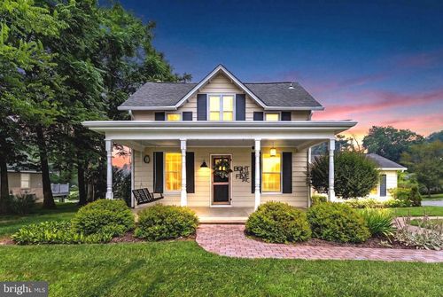 8556 Opal Rd, WARRENTON, VA, 20186-8637 | Card Image