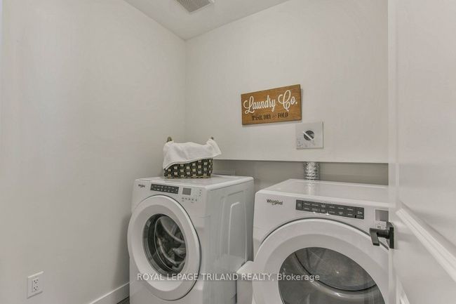 6713 Hayward Dr, House attached with 3 bedrooms, 3 bathrooms and 1 parking in London ON | Image 31