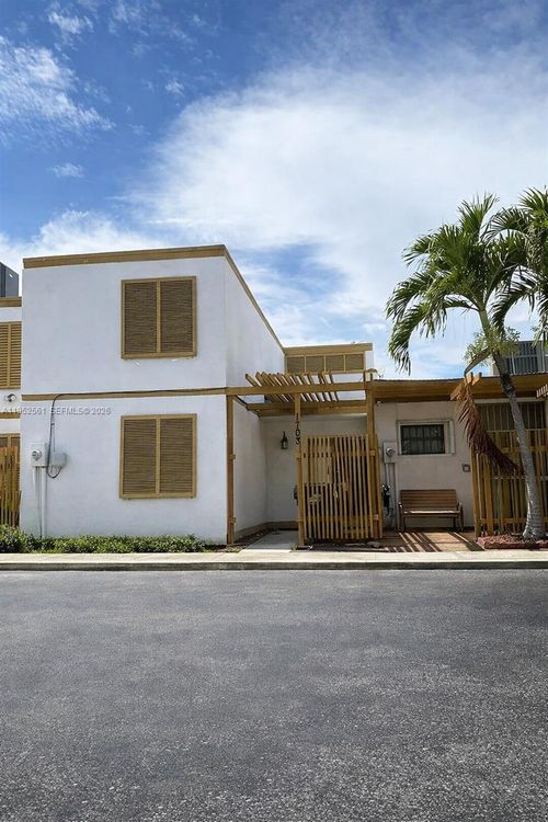 1703 SW Sw 131st Place Cir S, Miami, FL, 33175-1206 | Card Image