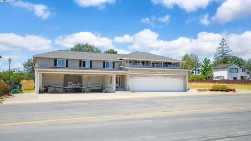 3070 Boeing Rd, Cameron Park, CA, 95682-7831 | Card Image