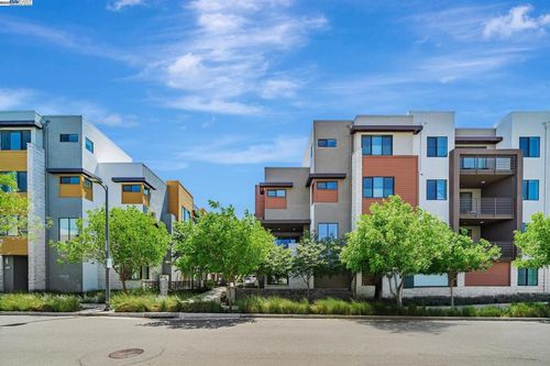 5891 Cadence Ave, Dublin, CA, 94568-4786 | Card Image