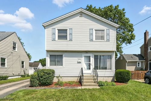 2821 13th St, Cuyahoga Falls, OH, 44223-2214 | Card Image