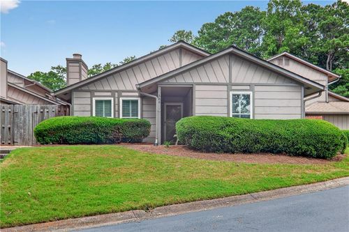 386 Manning Villas Dr Sw, Marietta, GA, 30064-3016 | Card Image