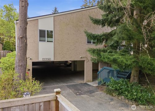 790 Madison Avenue N, Bainbridge Island, WA, 98110 | Card Image