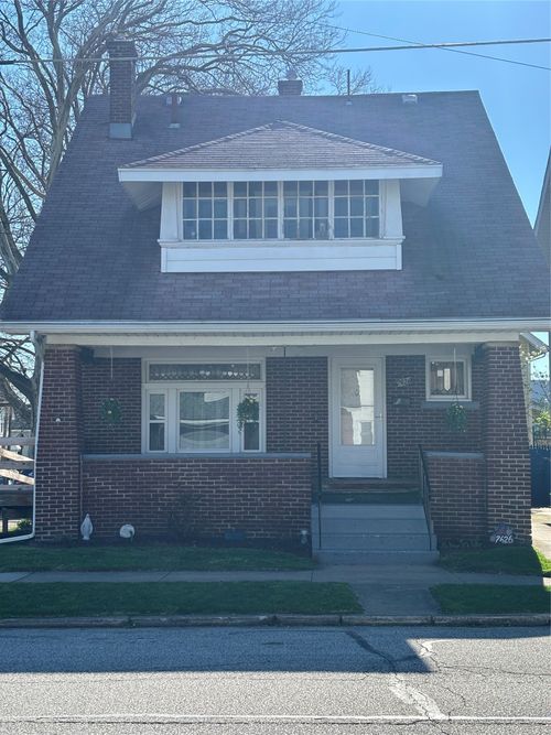 2626 Plum St, Erie, PA, 16508-3230 | Card Image