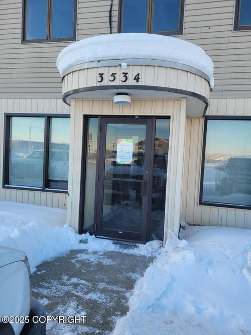 3534 International St, Fairbanks, AK, 99701-7382 | Card Image