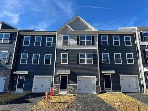 725 Hardman Dr, Morgantown, WV, 26501-7637 | Card Image